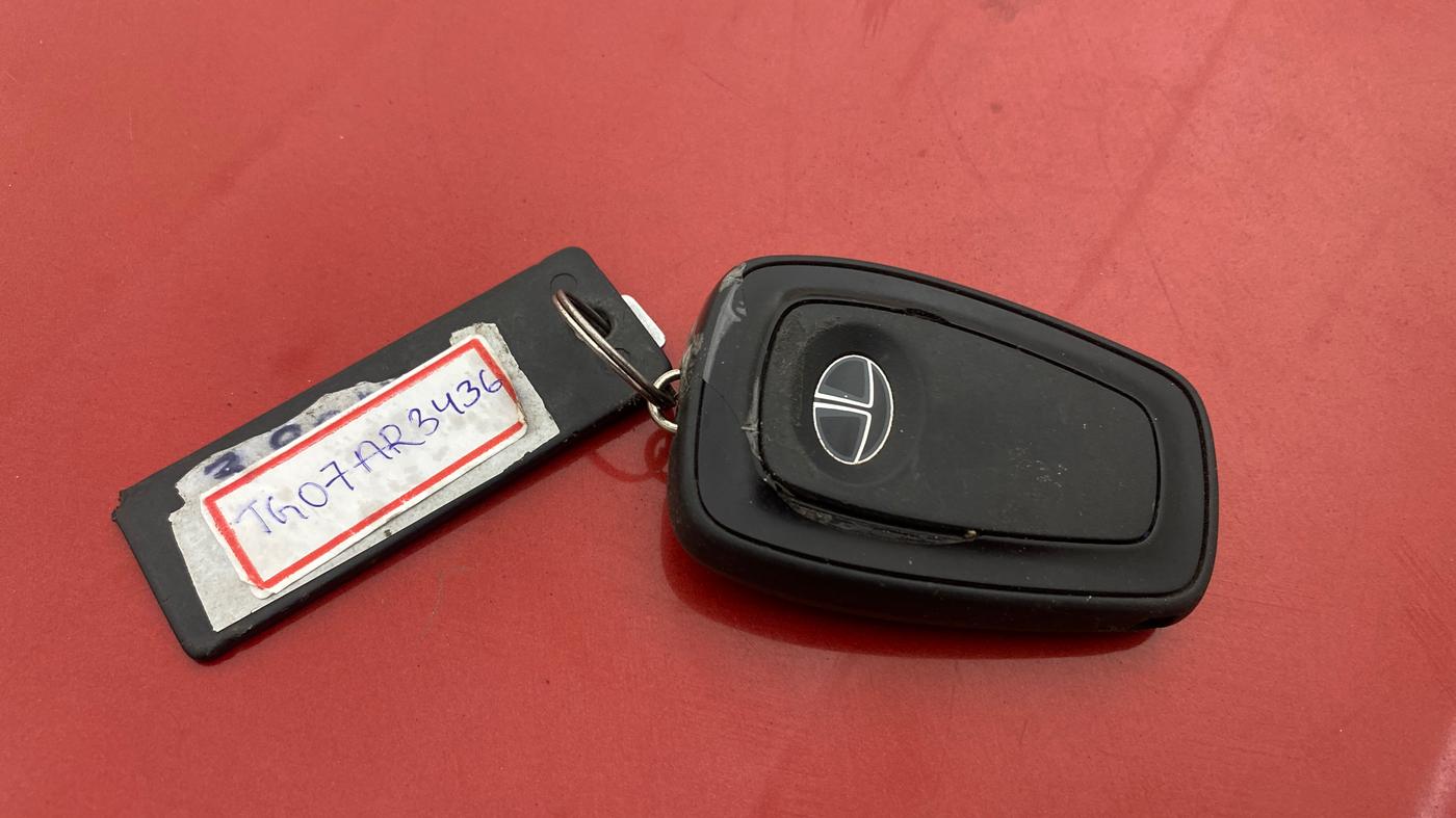 2023 Tata ALTROZ XZA PLUS, Petrol, Automatic, 9,023 km, Key Close Up