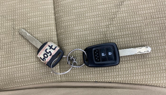 2016 Honda Jazz 1.2L I-VTEC V AT, Petrol, Automatic, 53,275 km, Key Close Up