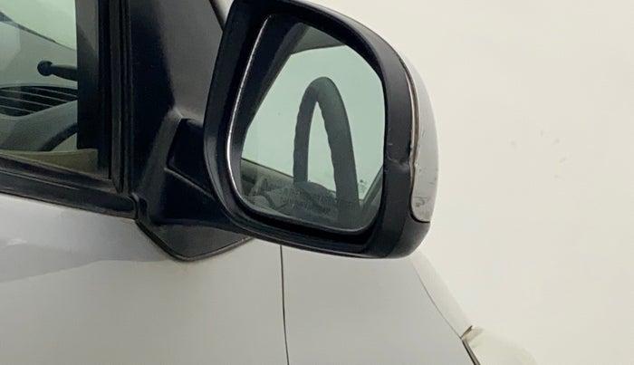 2014 Hyundai i10 SPORTZ 1.1, CNG, Manual, 93,455 km, Right rear-view mirror - Cover has minor damage