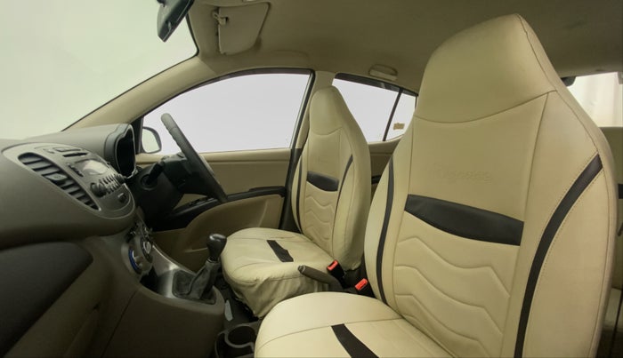 2014 Hyundai i10 SPORTZ 1.1, CNG, Manual, 93,455 km, Right Side Front Door Cabin