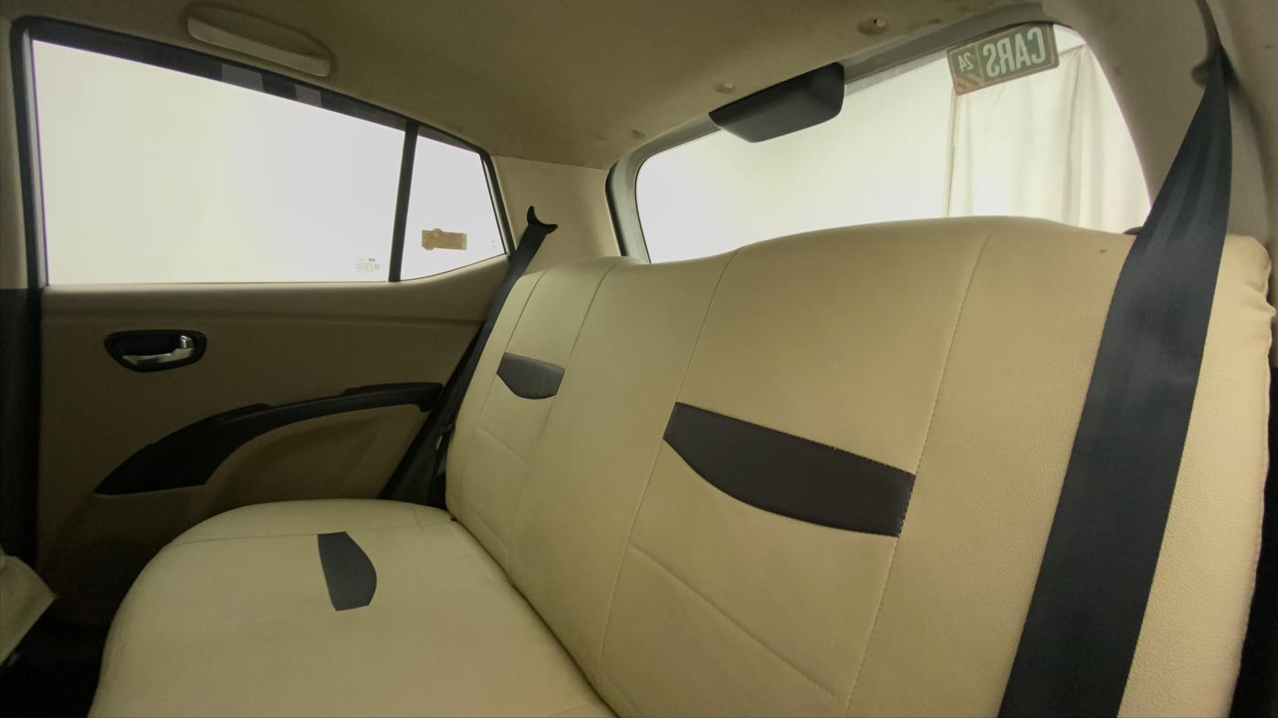 2014 Hyundai i10 SPORTZ 1.1, CNG, Manual, 93,455 km, Right Side Rear Door Cabin