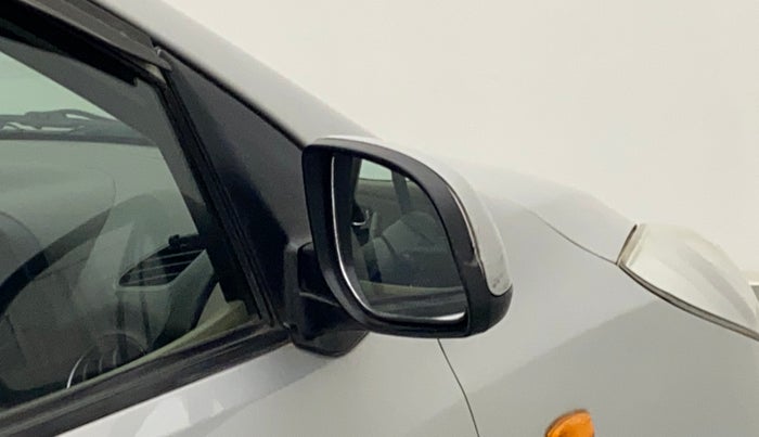 2014 Hyundai i10 SPORTZ 1.1, CNG, Manual, 93,455 km, Right rear-view mirror - ORVM knob broken and not working