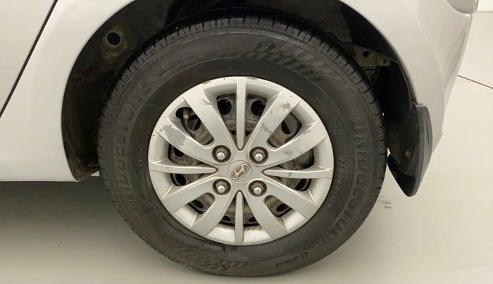 2014 Hyundai i10 SPORTZ 1.1, CNG, Manual, 93,455 km, Left Rear Wheel