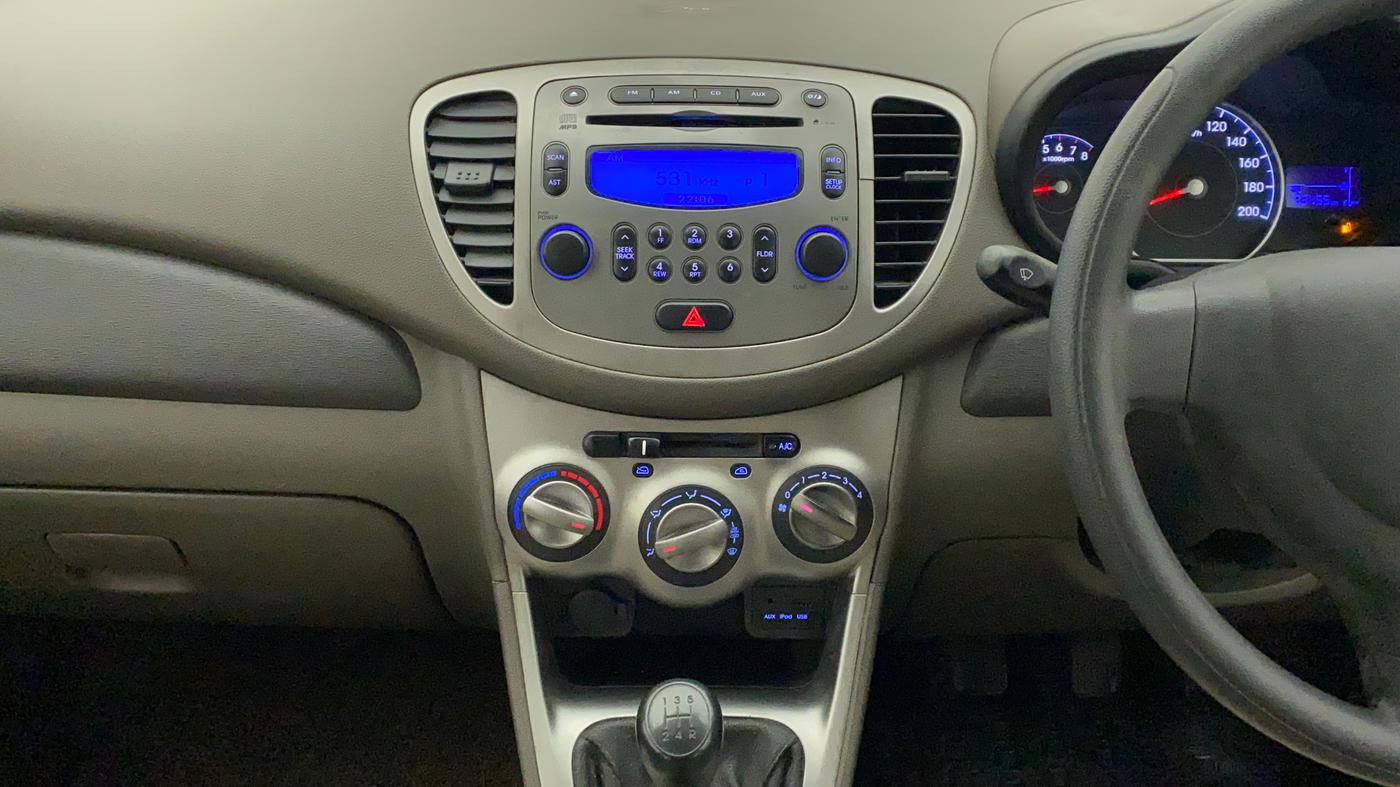 2014 Hyundai i10 SPORTZ 1.1, CNG, Manual, 93,455 km, Air Conditioner