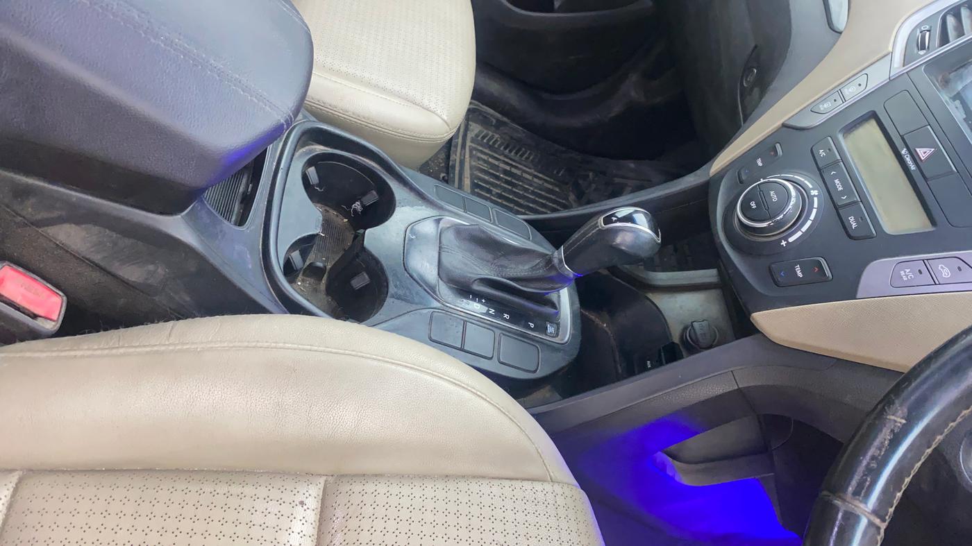 2014 Hyundai Santa Fe 4 WD AT, Diesel, Automatic, 1,45,736 km, Gear Lever