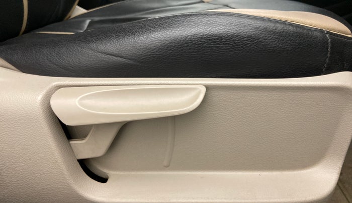 2013 Volkswagen Polo COMFORTLINE 1.2L PETROL, Petrol, Manual, 69,796 km, Driver Side Adjustment Panel