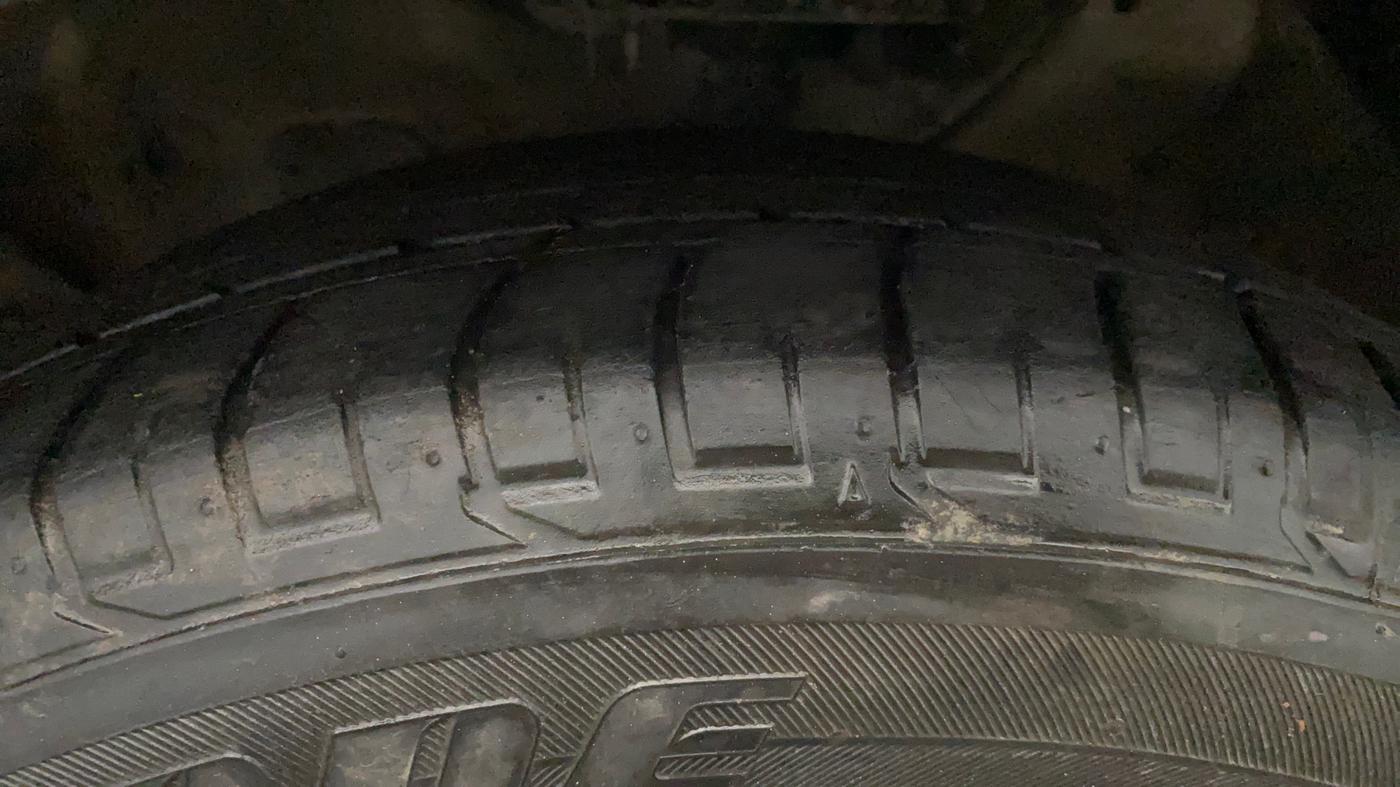 2020 KIA SELTOS HTX PLUS AT1.5 DIESEL, Diesel, Automatic, 90,273 km, Left Front Tyre Tread