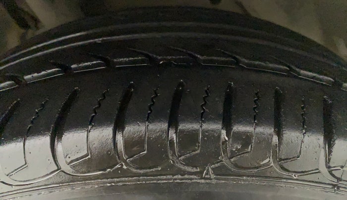 2014 Ford Ecosport 1.5 TITANIUMTDCI OPT, Diesel, Manual, 72,749 km, Left Front Tyre Tread
