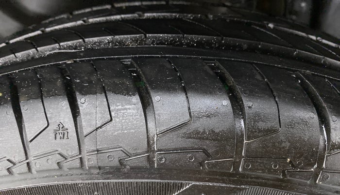 2014 Maruti Swift Dzire AUTOMATIC, Petrol, Automatic, 27,550 km, Left Rear Tyre Tread