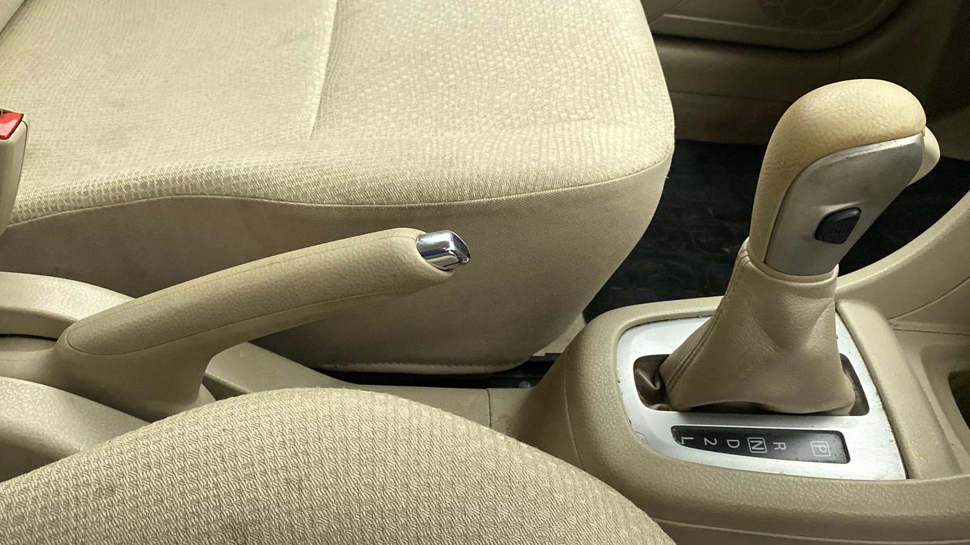 2014 Maruti Swift Dzire AUTOMATIC, Petrol, Automatic, 27,550 km, Gear Lever