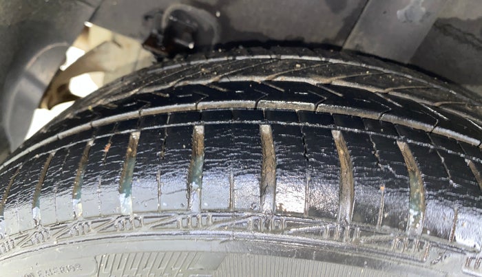 2015 Hyundai Grand i10 ASTA 1.2 KAPPA VTVT, Petrol, Manual, 12,210 km, Right Rear Tyre Tread