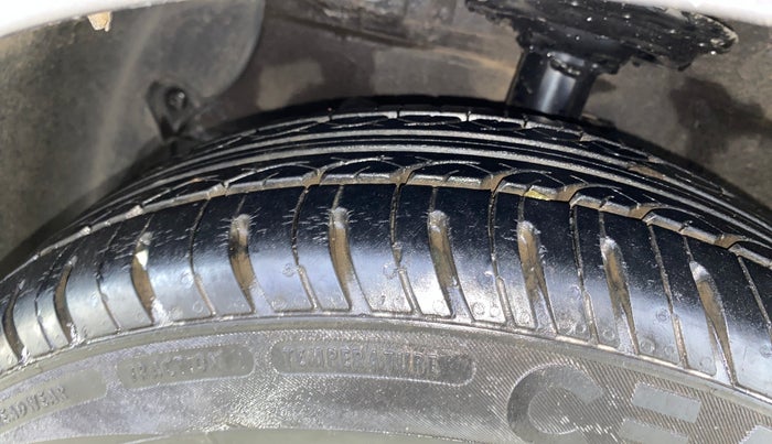 2015 Hyundai Grand i10 ASTA 1.2 KAPPA VTVT, Petrol, Manual, 12,210 km, Left Front Tyre Tread