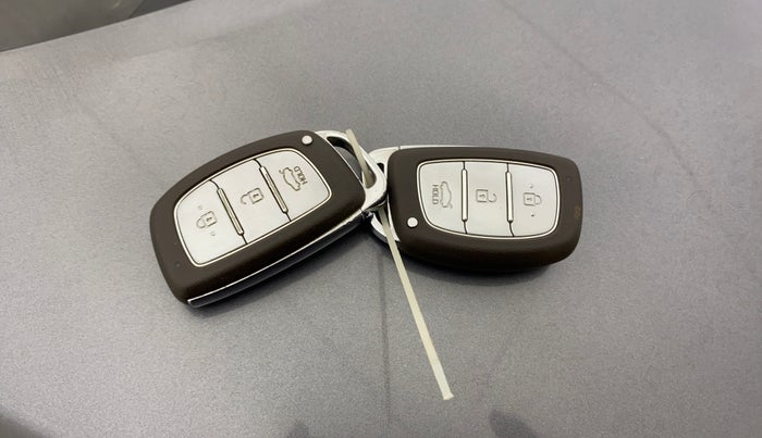 2015 Hyundai Grand i10 ASTA 1.2 KAPPA VTVT, Petrol, Manual, 12,210 km, Key Close Up