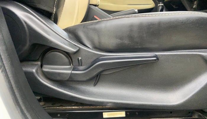 2022 Honda City 1.5L I-DTEC V, Diesel, Manual, 86,355 km, Driver Side Adjustment Panel