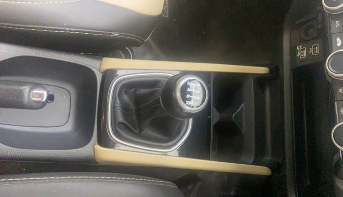 2022 Honda City 1.5L I-DTEC V, Diesel, Manual, 86,355 km, Gear Lever