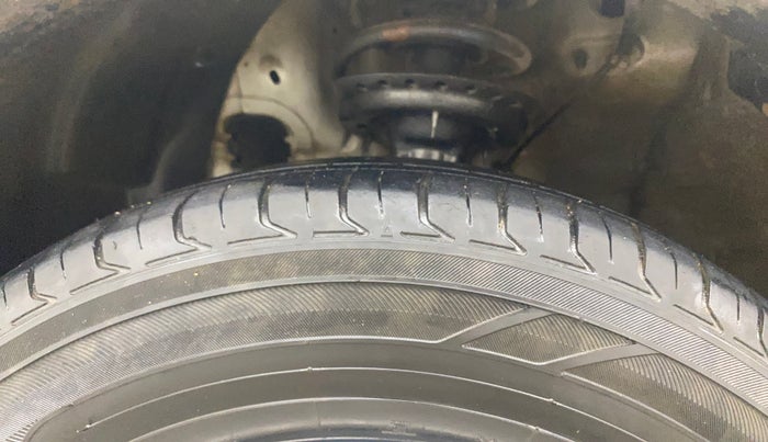 2018 Hyundai Elite i20 SPORTZ 1.4 CRDI, Diesel, Manual, 96,003 km, Left Front Tyre Tread