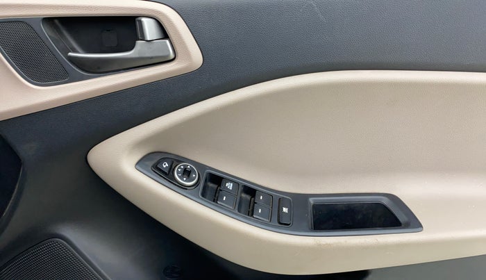 2017 Hyundai Elite i20 ASTA 1.2, Petrol, Manual, 54,060 km, Driver Side Door Panels Control