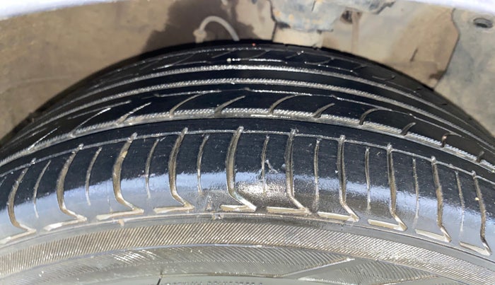 2017 Hyundai Elite i20 ASTA 1.2, Petrol, Manual, 54,060 km, Right Front Tyre Tread