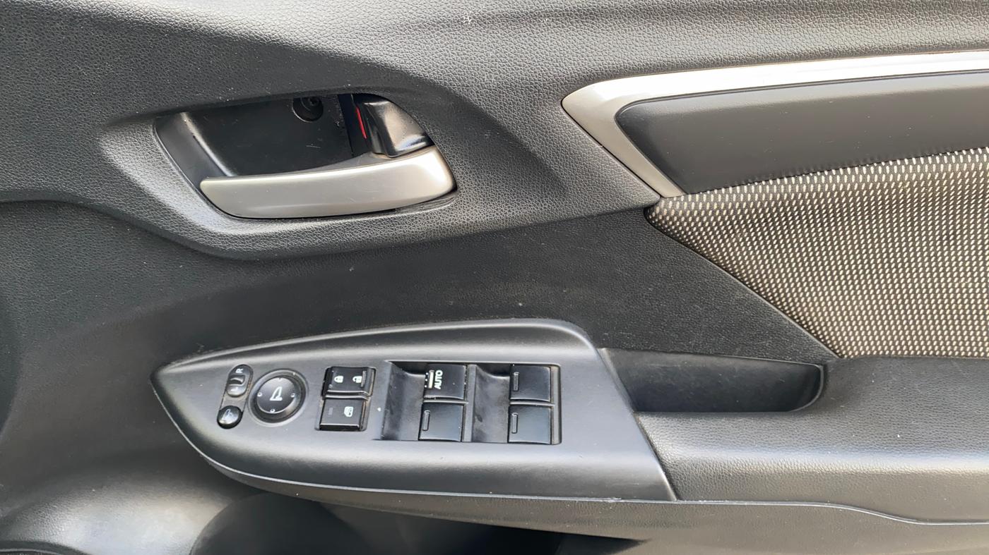 2017 Honda WR-V 1.5L I-DTEC VX MT, Diesel, Manual, 56,299 km, Driver Side Door Panels Control