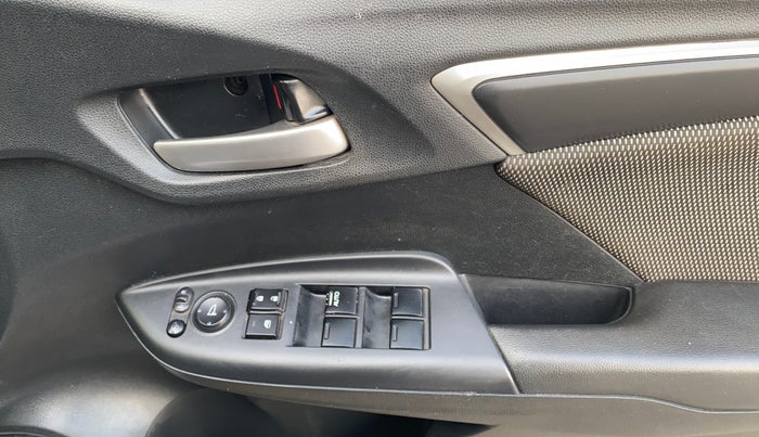 2017 Honda WR-V 1.5L I-DTEC VX MT, Diesel, Manual, 56,244 km, Driver Side Door Panels Control