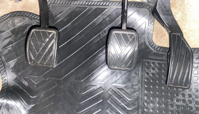 2015 Maruti Ertiga ZXI, Petrol, Manual, 81,005 km, Pedals