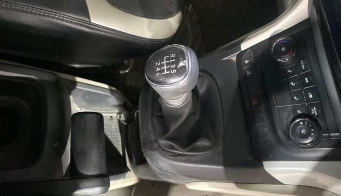 2018 Mahindra MARAZZO M6 8 STR, Diesel, Manual, 1,14,645 km, Gear Lever