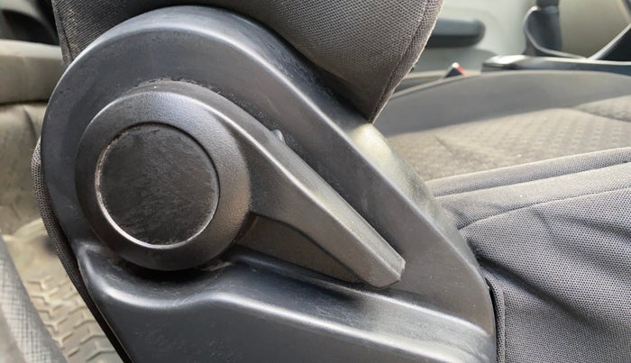 2021 Tata ALTROZ XE DIESEL, Diesel, Manual, 1,05,188 km, Driver Side Adjustment Panel