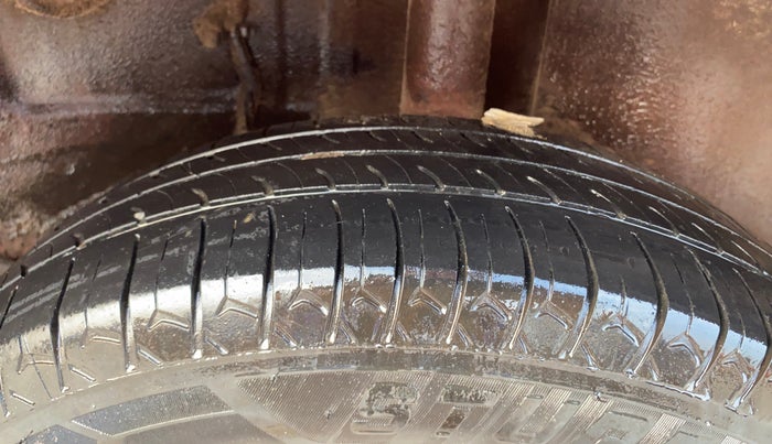 2021 Tata ALTROZ XE DIESEL, Diesel, Manual, 1,05,188 km, Left Rear Tyre Tread