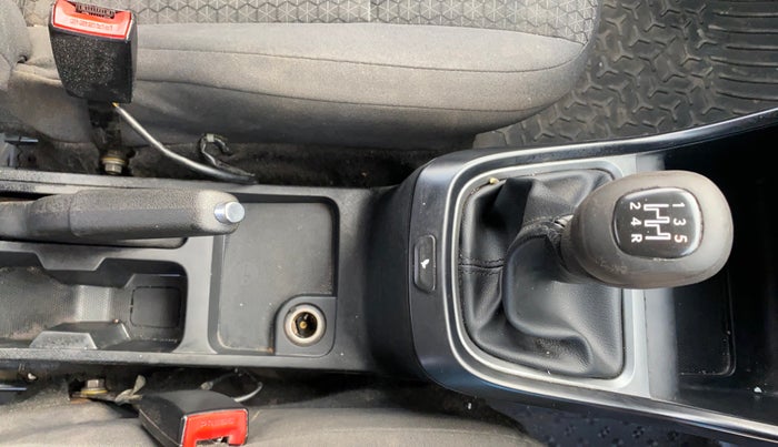 2021 Tata ALTROZ XE DIESEL, Diesel, Manual, 1,05,188 km, Gear Lever