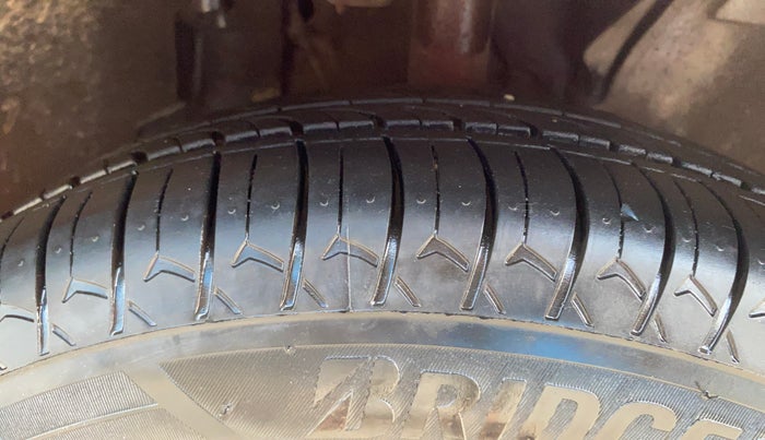 2021 Tata ALTROZ XE DIESEL, Diesel, Manual, 1,05,188 km, Right Front Tyre Tread