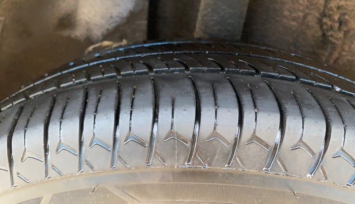 2021 Tata ALTROZ XE DIESEL, Diesel, Manual, 1,05,188 km, Right Rear Tyre Tread