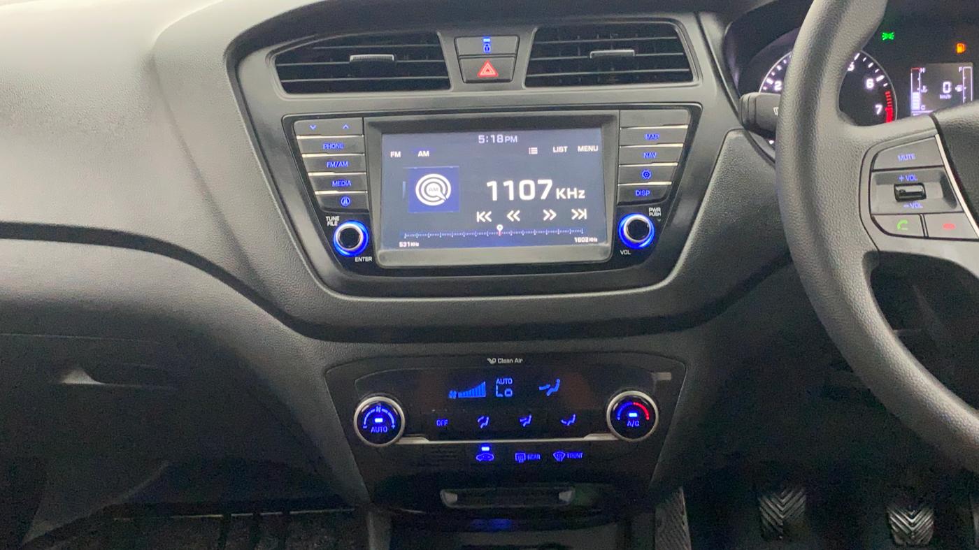 2017 Hyundai Elite i20 ASTA 1.2 DUAL TONE, Petrol, Manual, 26,347 km, Air Conditioner