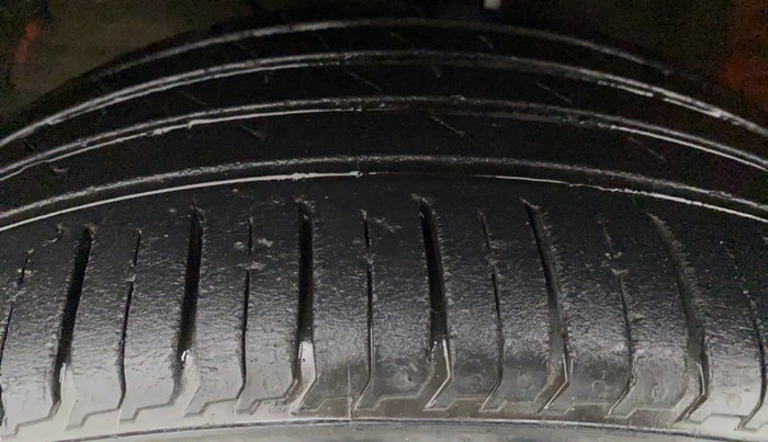 2016 Maruti Baleno ALPHA PETROL 1.2, Petrol, Manual, 26,113 km, Right Front Tyre Tread