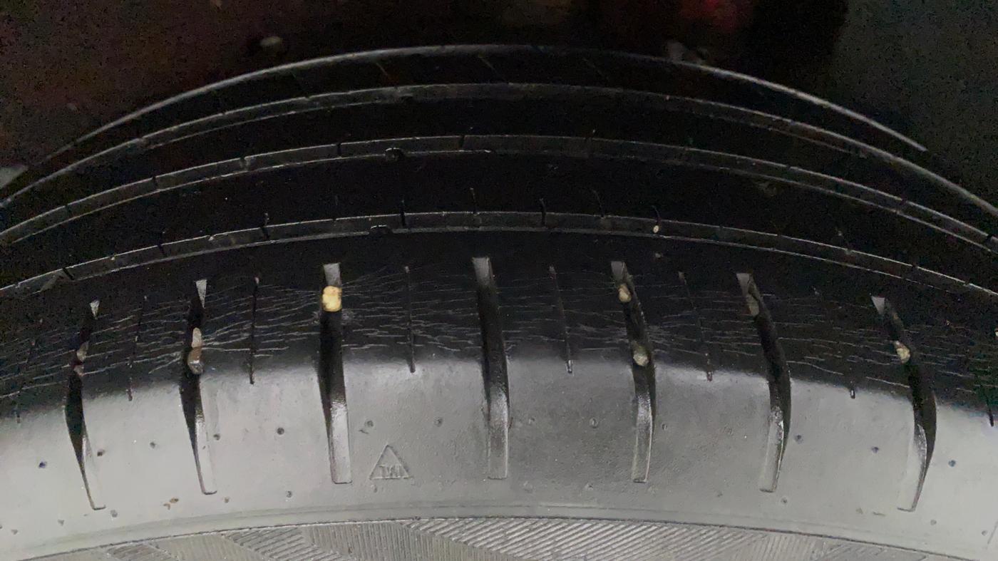2016 Maruti Baleno ALPHA PETROL 1.2, Petrol, Manual, 26,113 km, Left Rear Tyre Tread