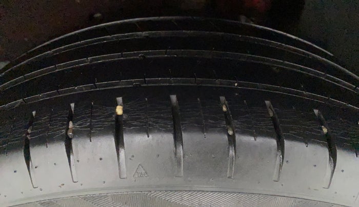 2016 Maruti Baleno ALPHA PETROL 1.2, Petrol, Manual, 26,113 km, Left Rear Tyre Tread