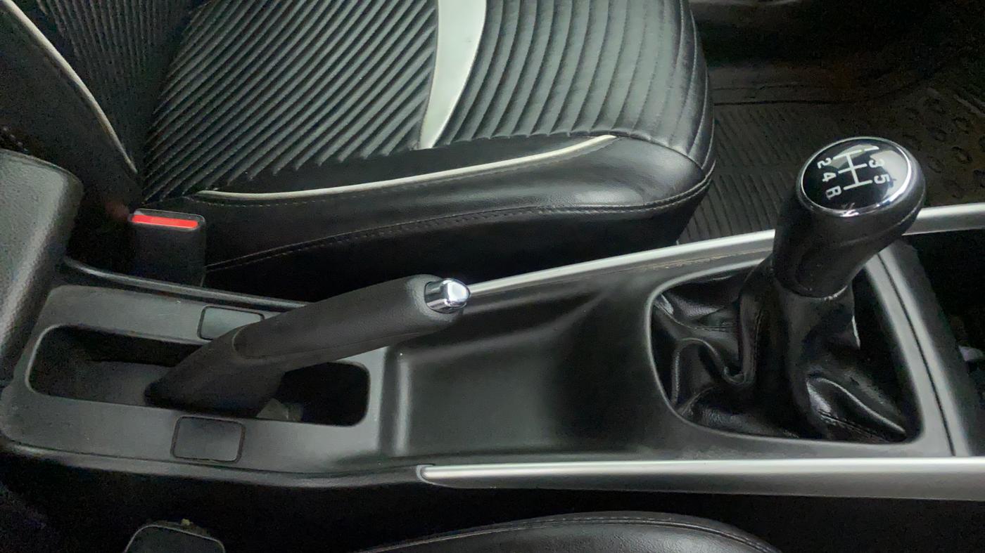 2016 Maruti Baleno ALPHA PETROL 1.2, Petrol, Manual, 26,113 km, Gear Lever