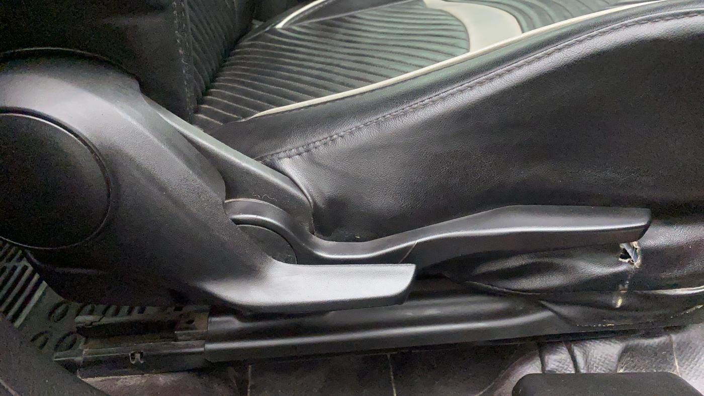 2016 Maruti Baleno ALPHA PETROL 1.2, Petrol, Manual, 26,113 km, Driver Side Adjustment Panel