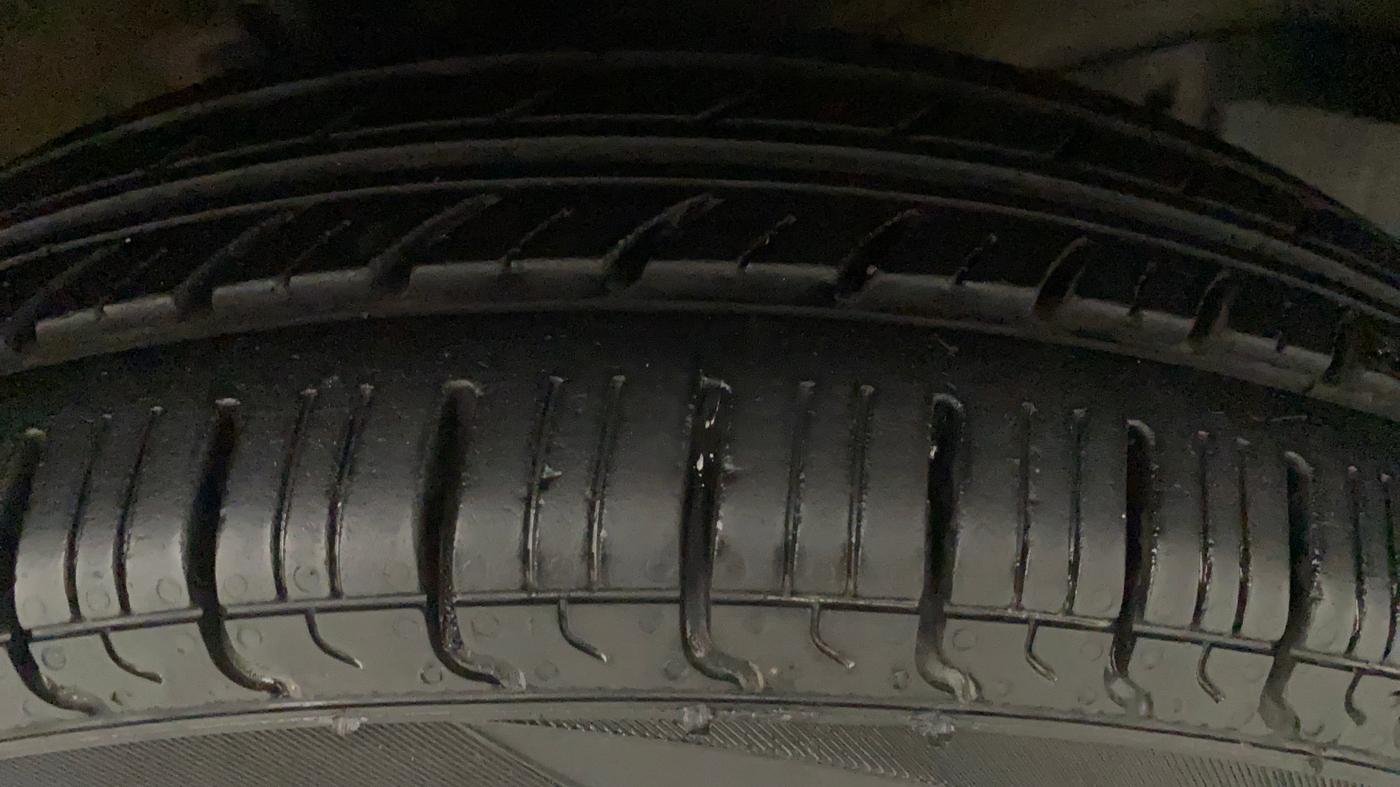 2015 Maruti Wagon R 1.0 LXI CNG, CNG, Manual, 58,961 km, Left Rear Tyre Tread