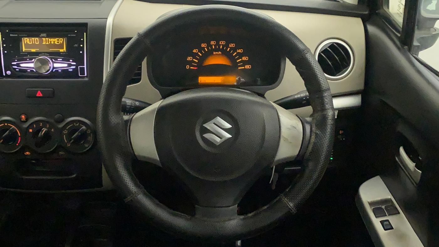 2015 Maruti Wagon R 1.0 LXI CNG, CNG, Manual, 58,961 km, Steering Wheel Close Up