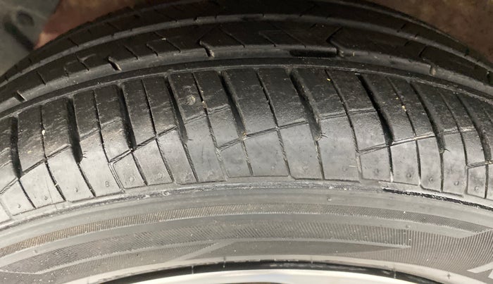2019 Hyundai Grand i10 ASTA 1.2 VTVT, Petrol, Manual, 4,816 km, Left Front Tyre Tread