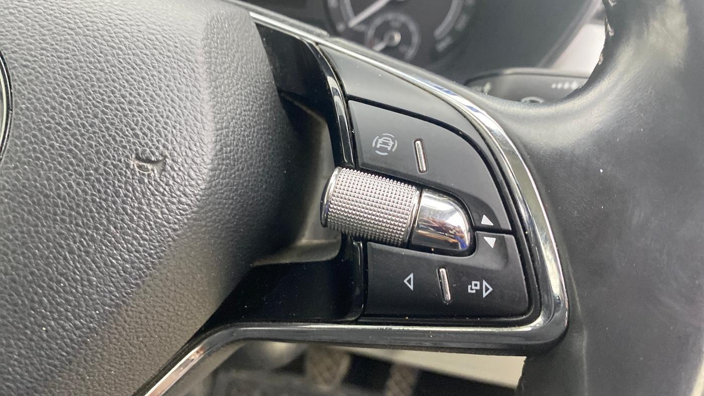 2022 Skoda KUSHAQ AMBITION 1.0L TSI MT, Petrol, Manual, 52,001 km, Adaptive Cruise Control