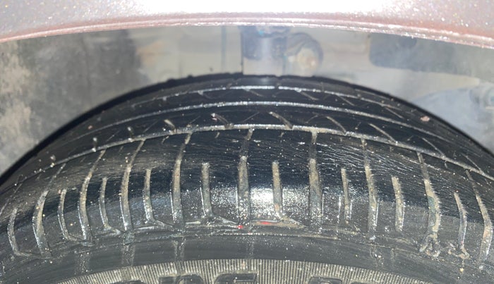 2014 Honda Amaze 1.2L I-VTEC S, Petrol, Manual, 94,916 km, Right Front Tyre Tread