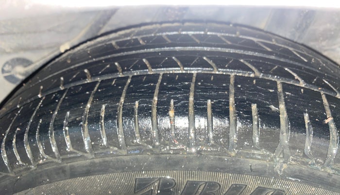 2014 Honda Amaze 1.2L I-VTEC S, Petrol, Manual, 94,916 km, Left Rear Tyre Tread