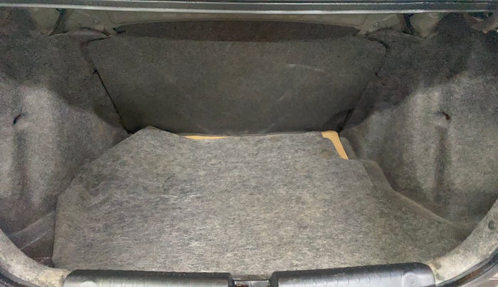 2014 Honda Amaze 1.2L I-VTEC S, Petrol, Manual, 94,916 km, Boot Inside