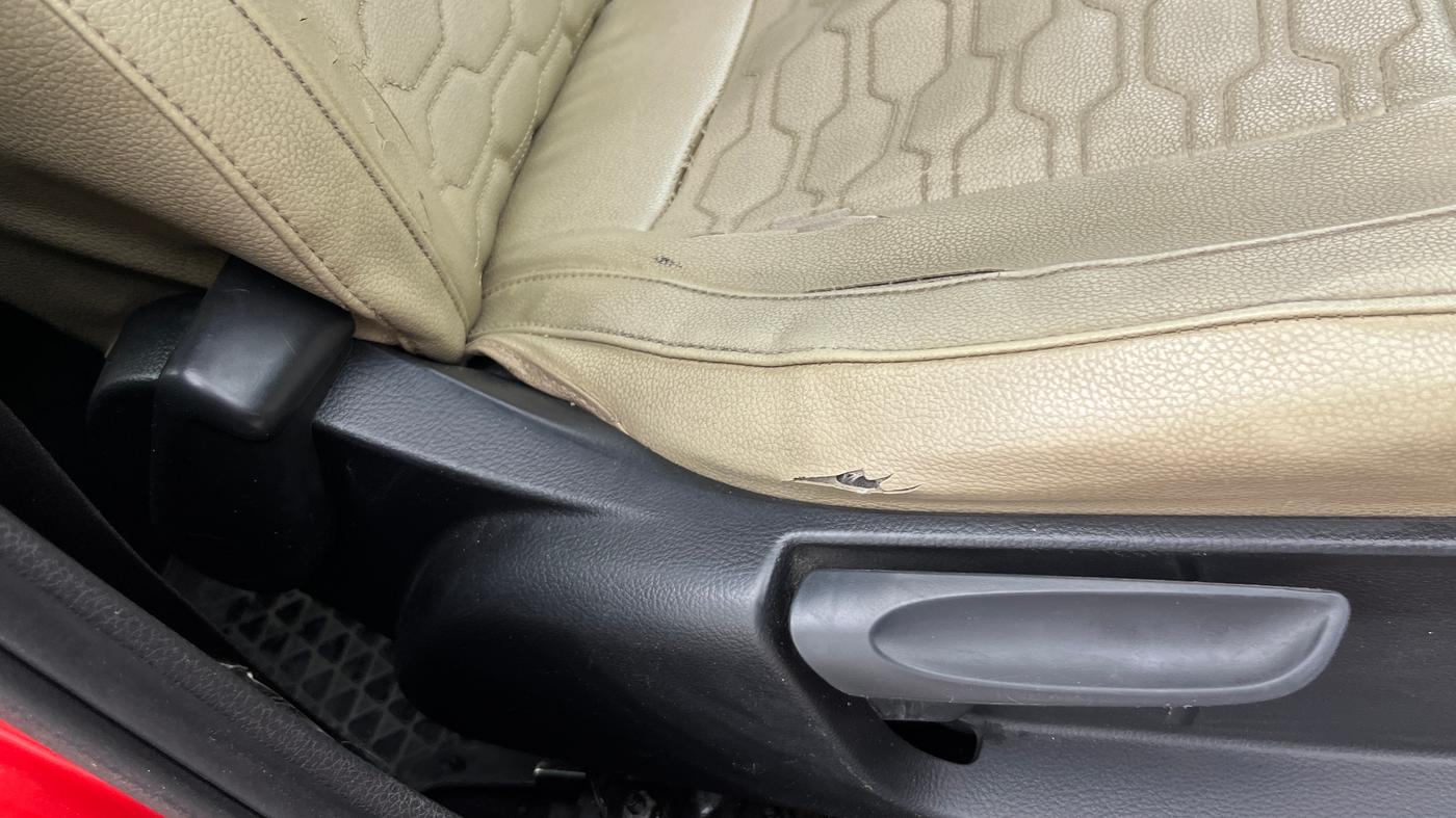 2015 Volkswagen Cross Polo HIGHLINE TDI, Diesel, Manual, 89,465 km, Driver Side Adjustment Panel