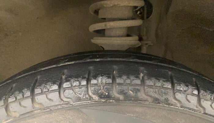 2015 Maruti Alto 800 LXI, Petrol, Manual, 50,438 km, Left Front Tyre Tread