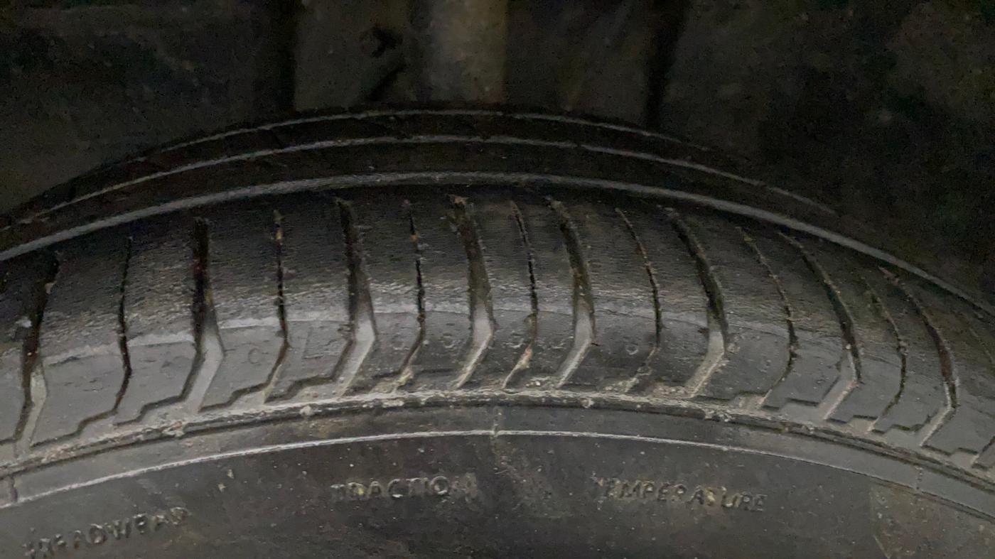 2023 Tata PUNCH ADVENTURE MT, Petrol, Manual, 68,123 km, Left Front Tyre Tread