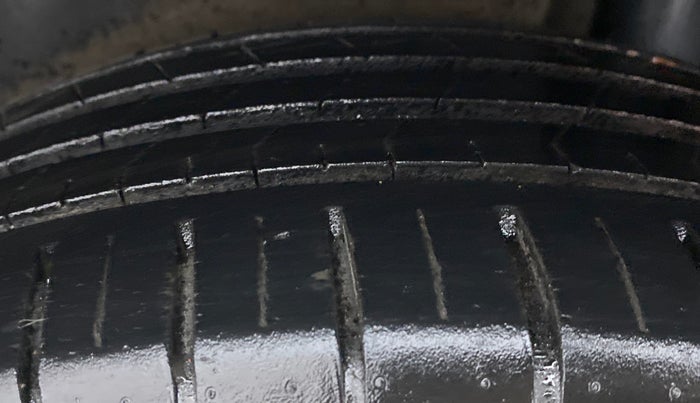 2020 Maruti Ciaz ALPHA 1.5 AT SHVS, Petrol, Automatic, 39,945 km, Left Rear Tyre Tread