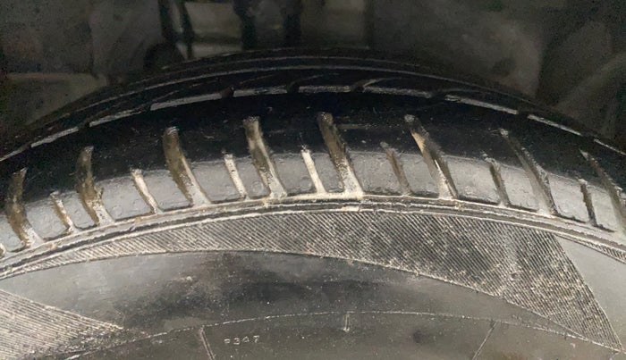 2018 Ford Figo Aspire AMBIENTE 1.2 PETROL, Petrol, Manual, 84,553 km, Right Front Tyre Tread