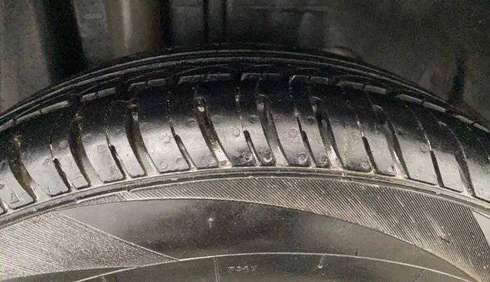 2018 Ford Figo Aspire AMBIENTE 1.2 PETROL, Petrol, Manual, 84,553 km, Right Rear Tyre Tread